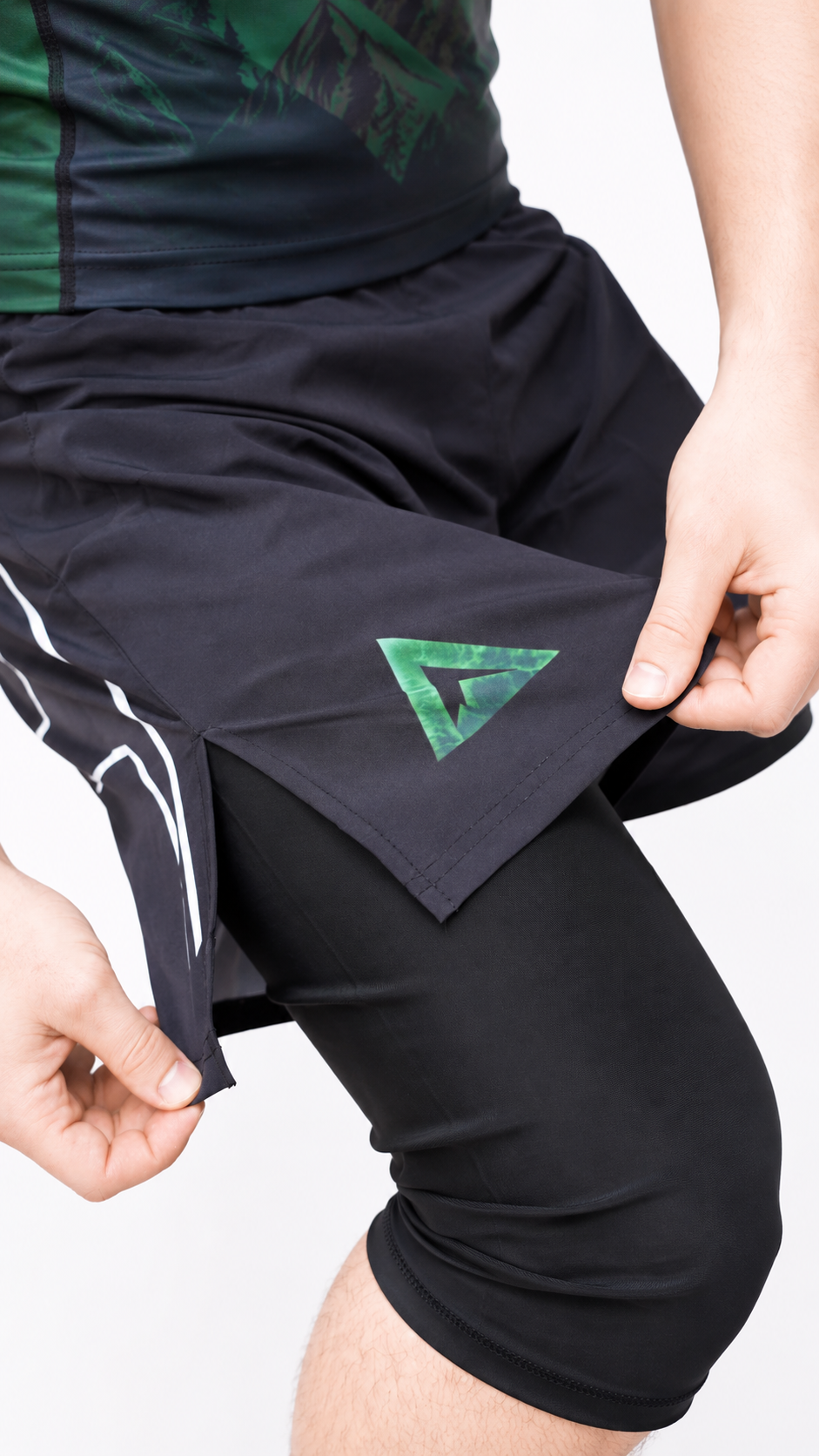 2-in-1 shorts "Born in the Shadow"